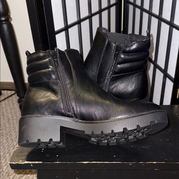 White Mountain Black Ankle Booties - Picture 3 of 6